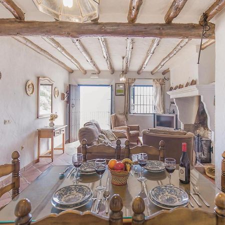 Cozy Home In Zahara De La Sierra With Kitchen Esterno foto