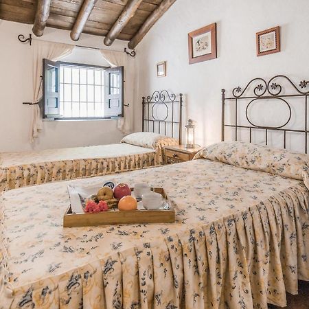 Cozy Home In Zahara De La Sierra With Kitchen Esterno foto