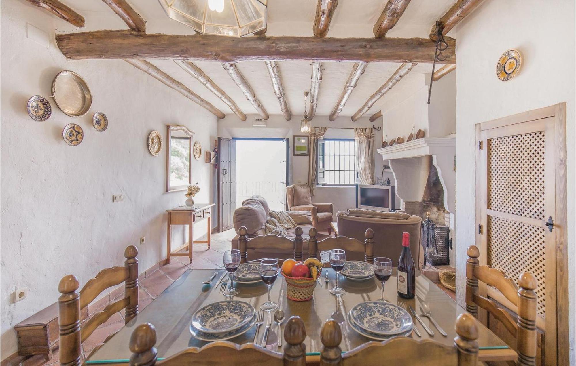 Cozy Home In Zahara De La Sierra With Kitchen Esterno foto