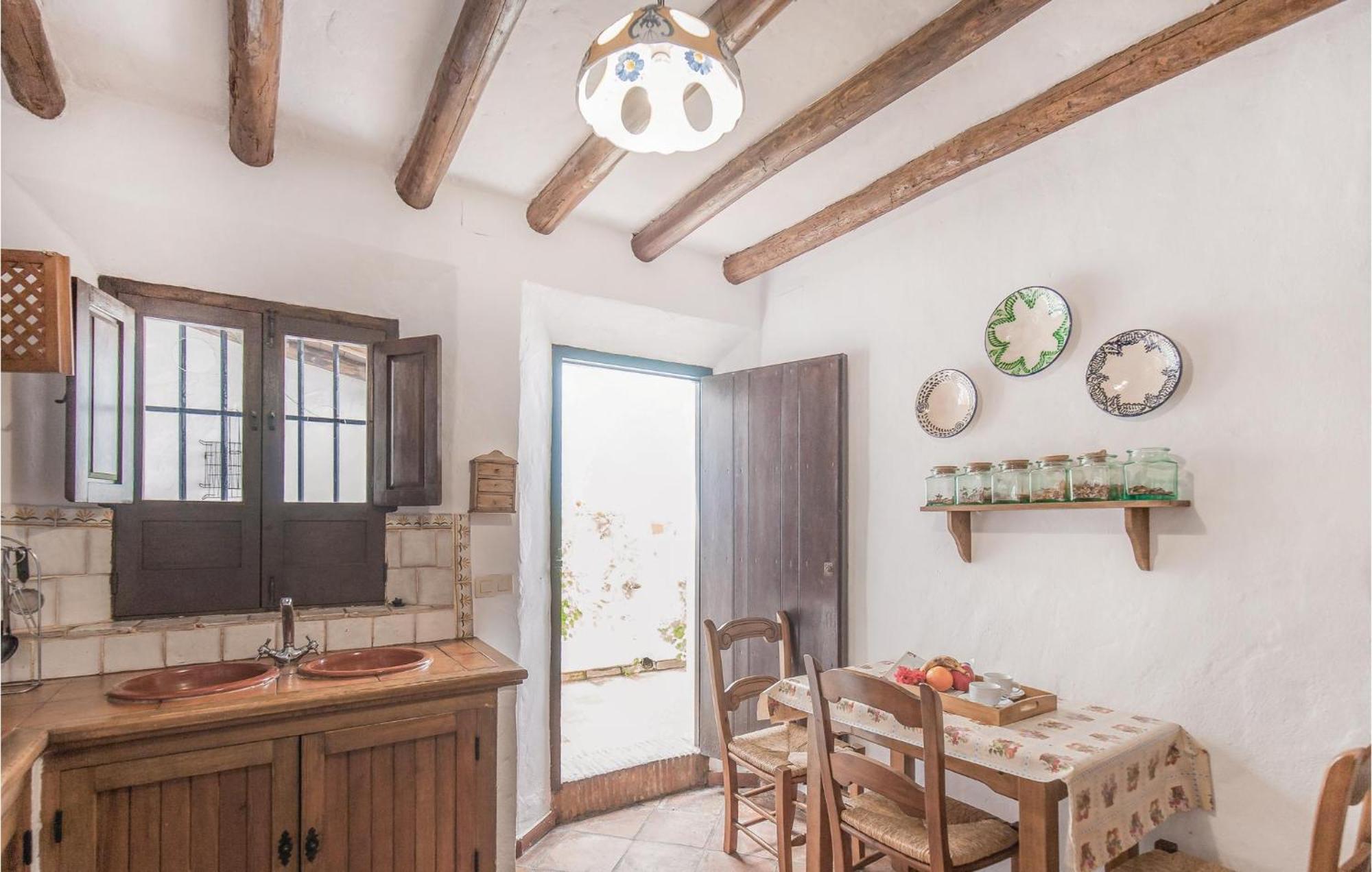 Cozy Home In Zahara De La Sierra With Kitchen Esterno foto