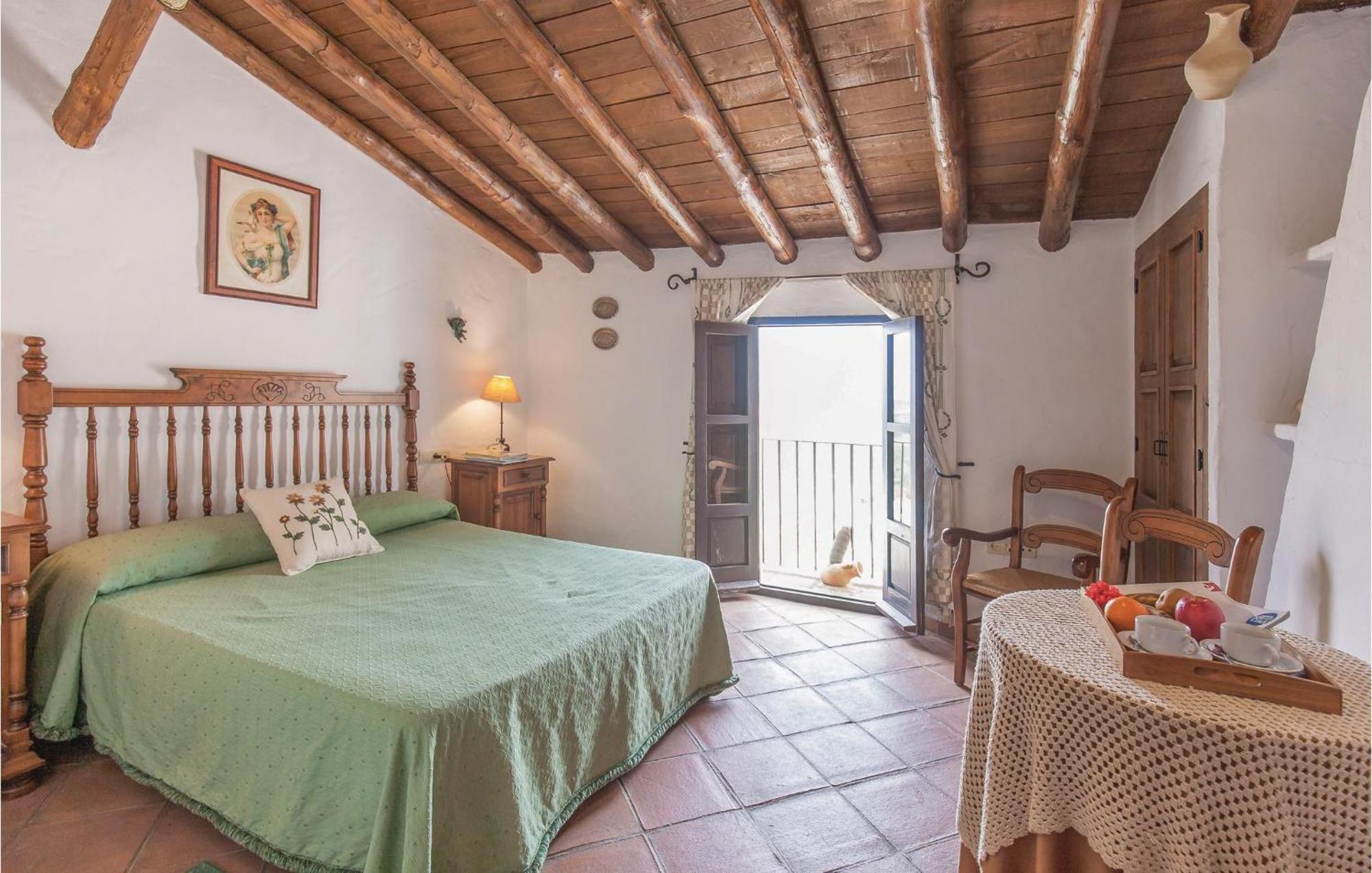 Cozy Home In Zahara De La Sierra With Kitchen Esterno foto