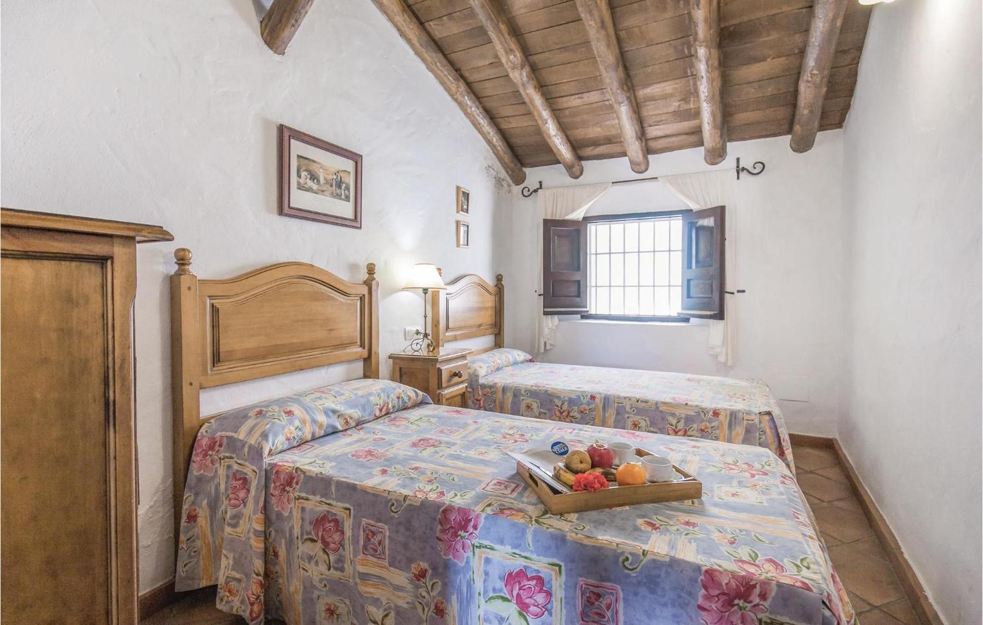 Cozy Home In Zahara De La Sierra With Kitchen Esterno foto