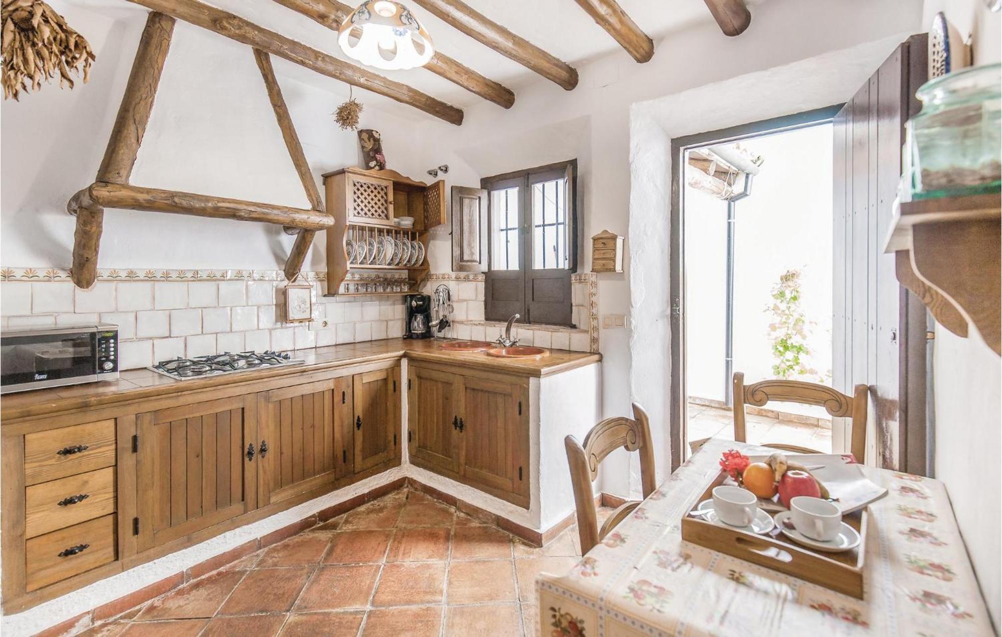 Cozy Home In Zahara De La Sierra With Kitchen Esterno foto