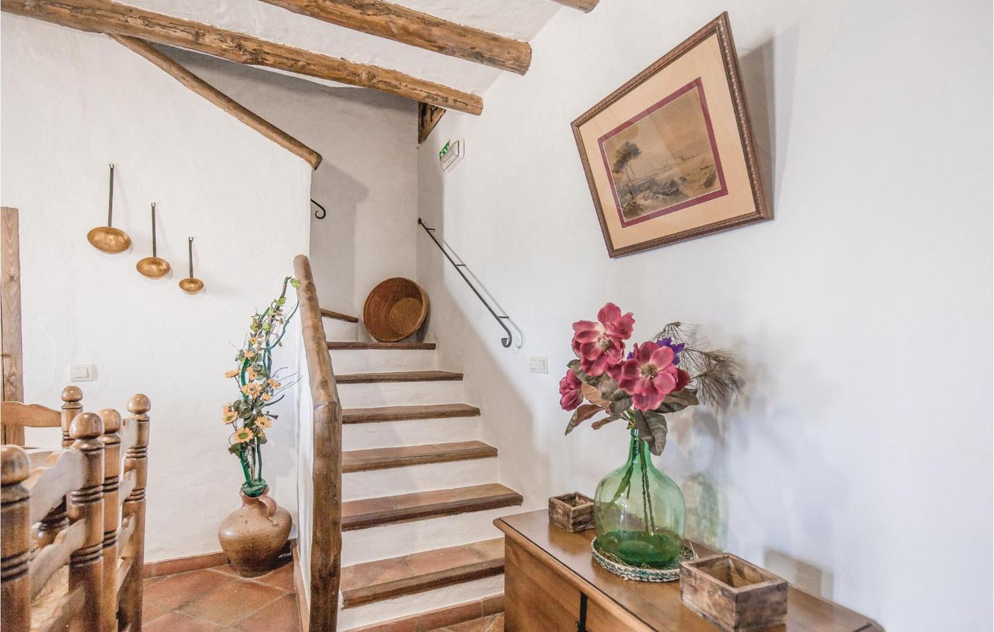 Cozy Home In Zahara De La Sierra With Kitchen Esterno foto
