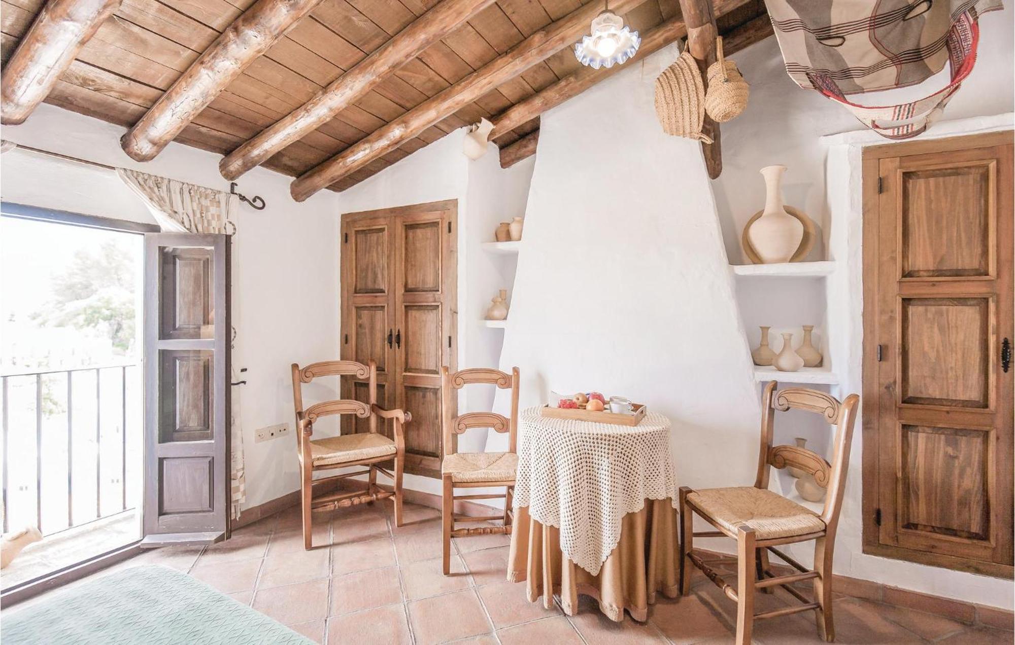 Cozy Home In Zahara De La Sierra With Kitchen Esterno foto